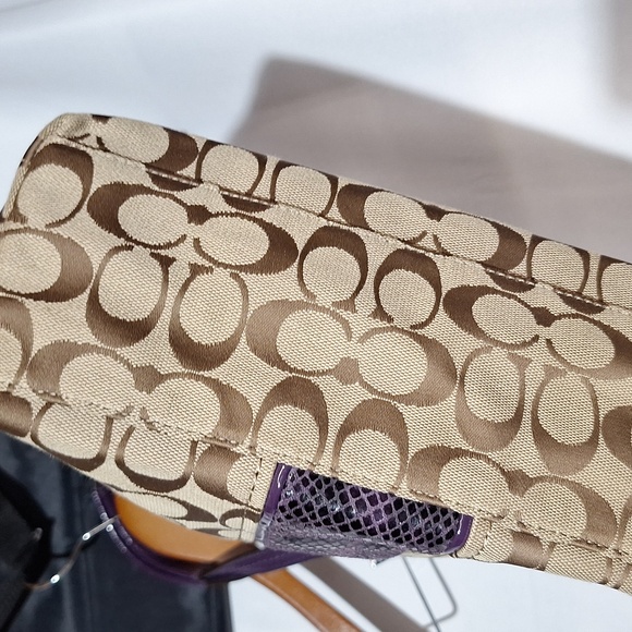 COACH purple and brown signature bag. - Picture 3 of 10
